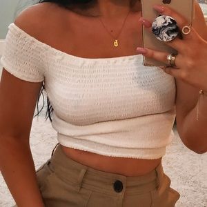 ⭐️Brandy Melville ribbed off shoulder top⭐️